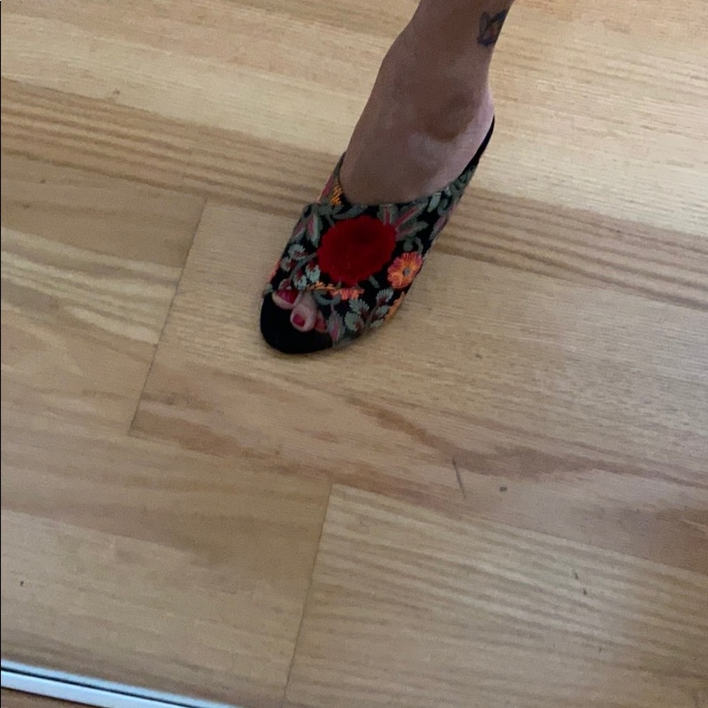 Mules - Picture 4 of 5